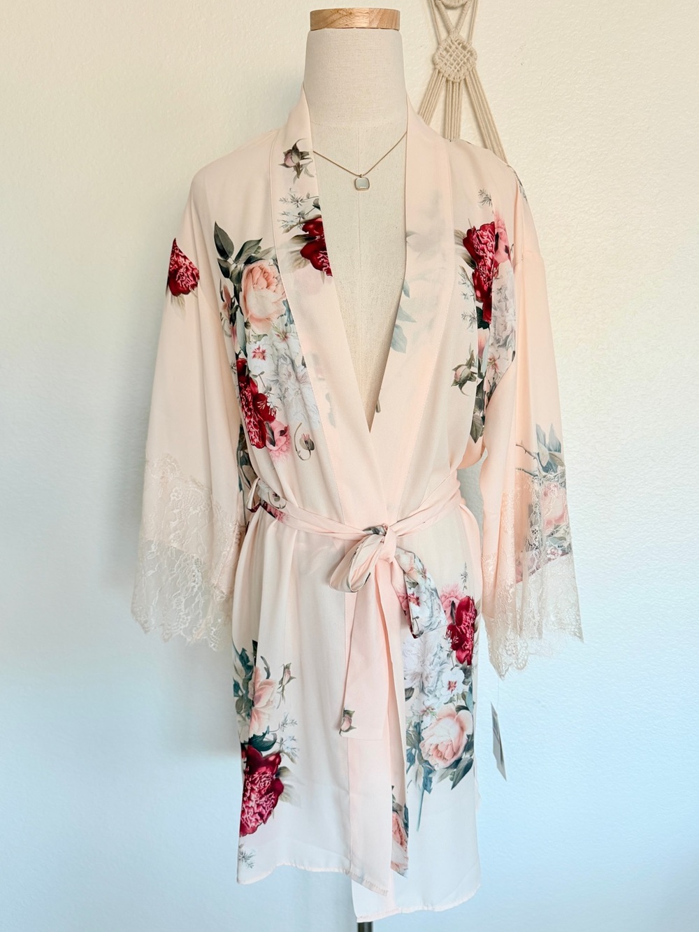 💐 FLORA NIKROOZ Delphine Floral Printed Robe Lace Trim Cream Color
